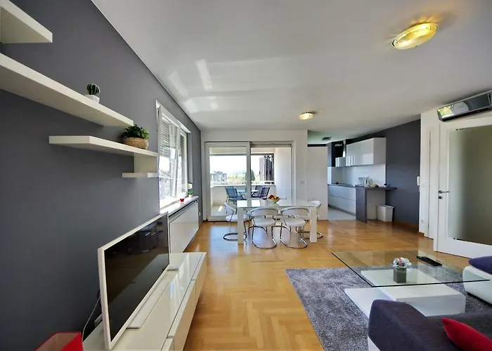 Apartment Deluxe 5d