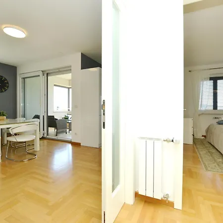 Apartman Deluxe 5d *