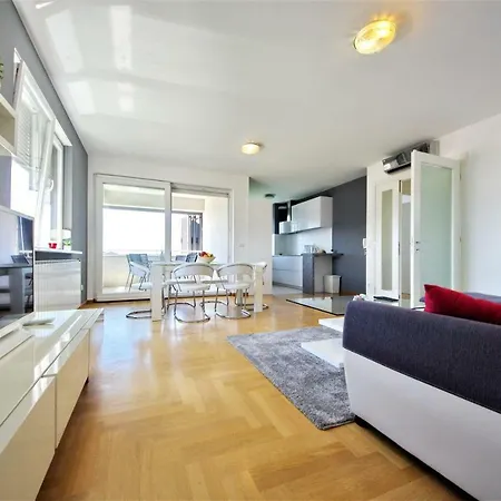 Deluxe 5d Apartament *