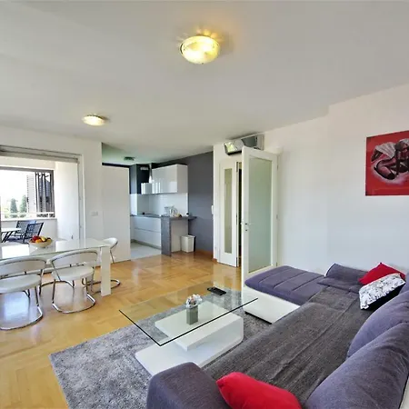 Deluxe 5d Apartament *