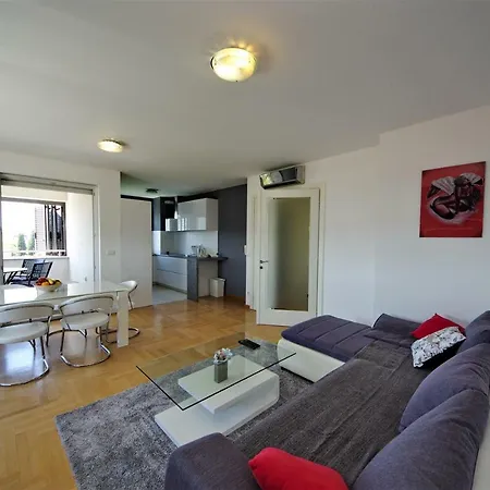 Deluxe 5d Apartament